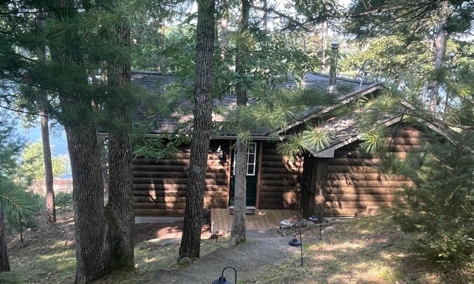 Harrison Cabin | Scenic 2 BR Lakefront Cabin on Long Lake - Guest Rated 10/10