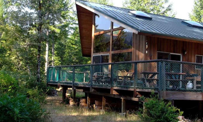 Crescent City House | Idyllic 2-Story House on Smith River with Private Beach