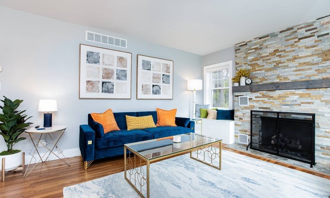 Wooded Estates House | Trendy '23 Remodel - Steps from Notre Dame Attractions
