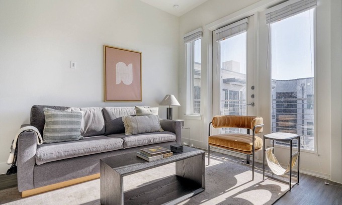 Highland Apartment | Inviting 2BR Highlands Getaway with Pool & Gym Access