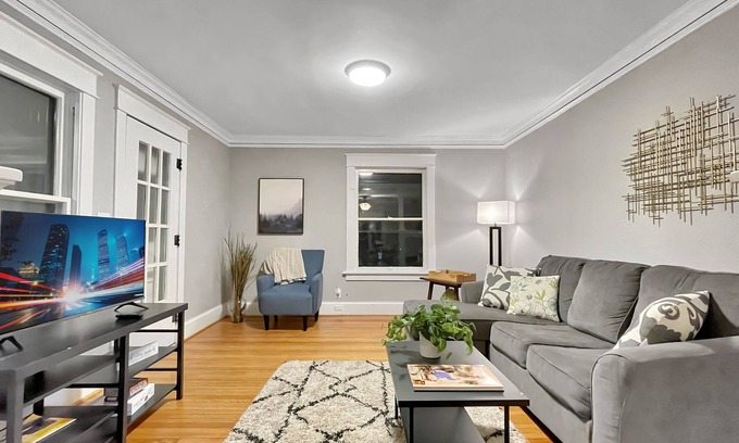 North of Grand House | Cozy 2BR Retreat North of Grand, Near Downtown