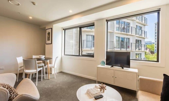 Newton Apartment | Inviting Two Bedroom Apartment Near Myers Park with Breakfast