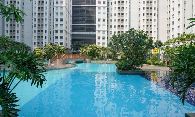 Pluit Apartment | Inviting 2Br Apartment with Pool Access in Green Bay Pluit