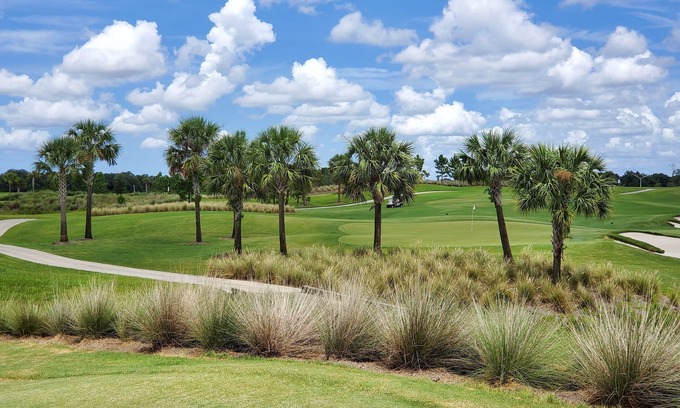 Lakewood Ranch Condo | Discover Lakewood National: Golf, Spa & Ocean View Retreat