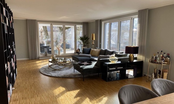 Untergiesing - Harlaching Apartment | Beautiful 3-Bed Apartment in Munchen