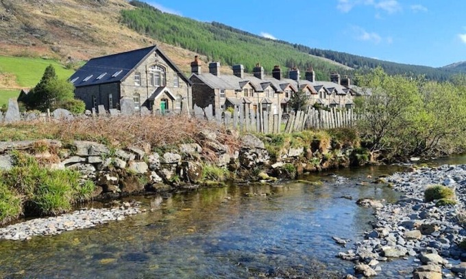 Manod Cottage | Stunning 3-Bed Mountain Retreat in Snowdonia