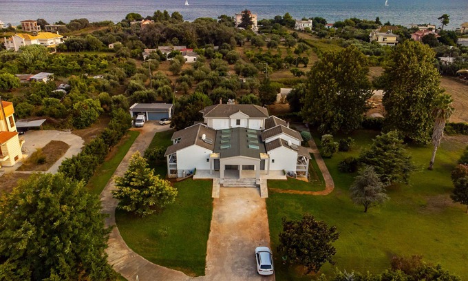 Preveza Villa | Inviting 3-Bed Villa in Preveza with Kitchen & Breakfast