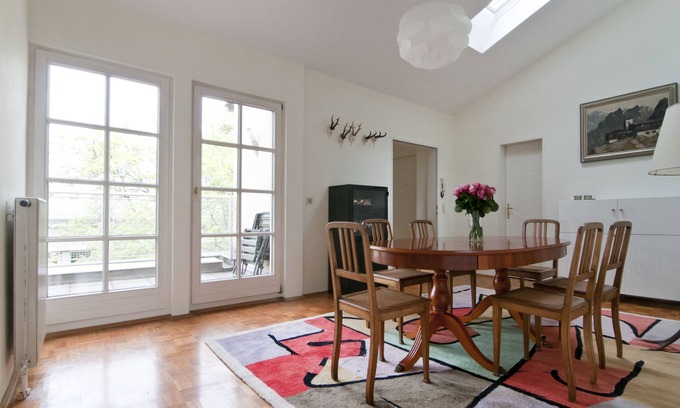Alsergrund Apartment | Inviting 3-Bedroom Apartment with Terrace in Central Vienna