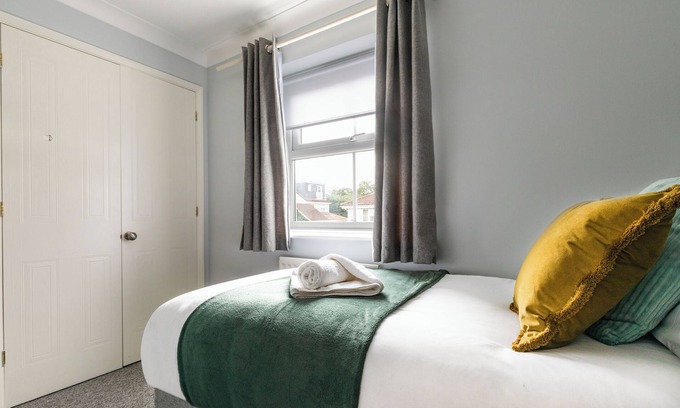 Great Baddow House | Inviting 3 Bedroom Retreat Ideal for Longer Stays in Chelmsford