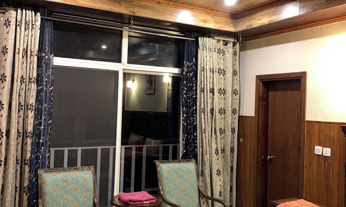 Nathia Gali Apartment | Scenic 3 Bedroom Apartment with Spa and Hot Tub Amenities