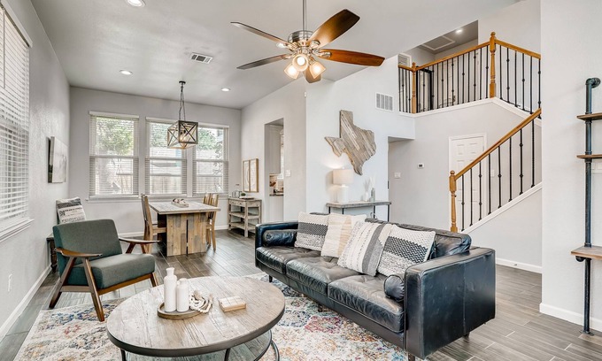 South Creek House | Inviting 3 Bedroom Home in Prime Round Rock Location