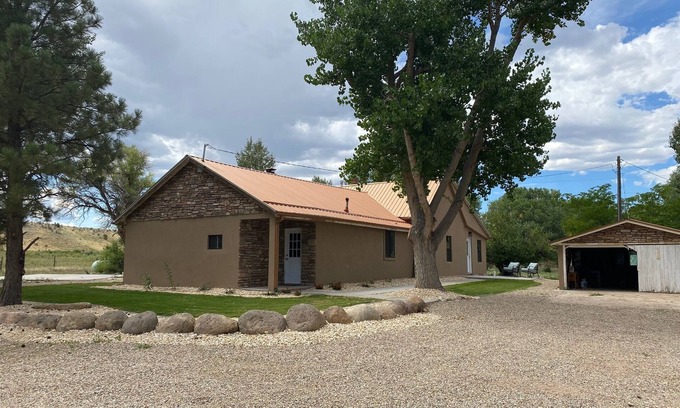 Walsenburg Cabin | Idyllic 3-Home Ranch by Huerfano River: Pet-Friendly Retreat