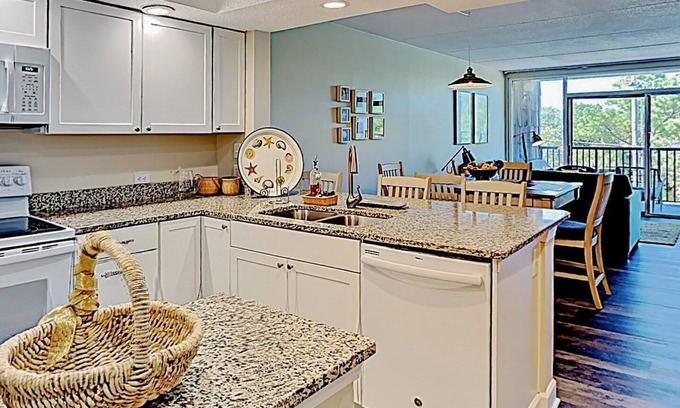North Litchfield Beach Condo | Inviting 327 Litchfield Retreat - Steps from the Beach