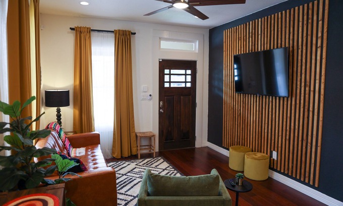 Nevada Street House | Stylish 3BD Home with Ocean View Near Downtown & The Pearl