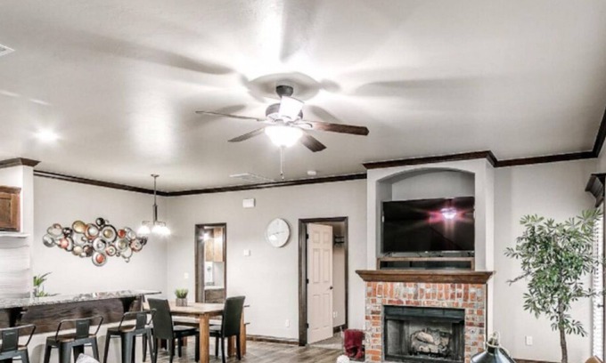 Central Oklahoma City House | Impressive 4 Bed House with King Bed & Park Access