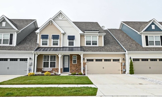 Millville House | Inviting 4-Bed Townhouse in Bishop's Landing with Pool & More