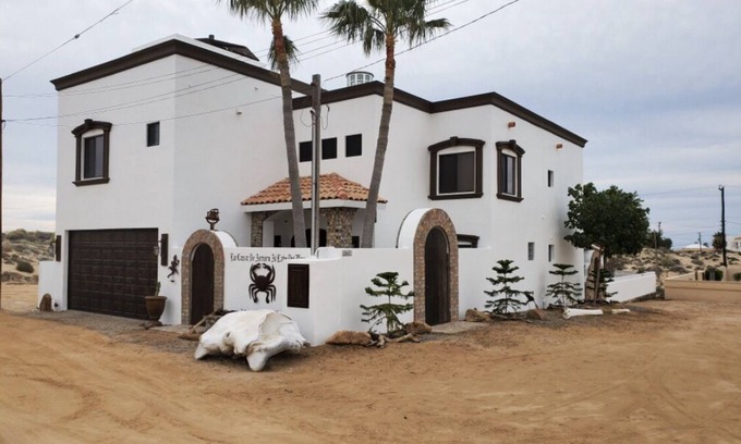 Las Conchas House | Stunning Oceanfront Home with Unforgettable Views