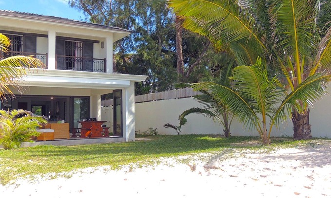 Pointe D'esny Villa | Idyllic 4-Bedroom Villa with Oceanfront Views and Pool