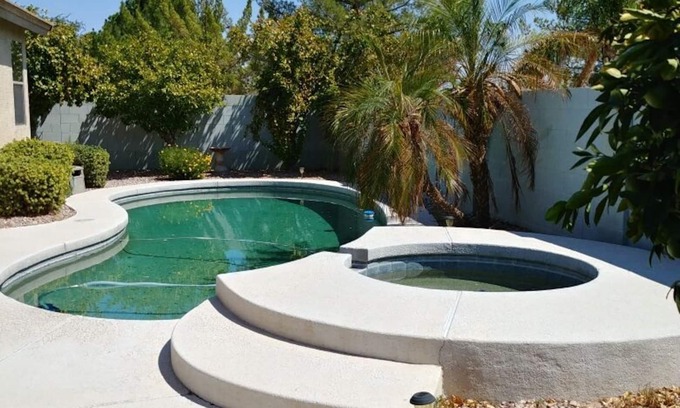 Royal Ranch House | Inviting 4 Bedroom Getaway with Heated Pool & Spa