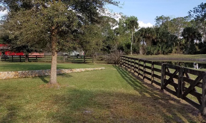 St. Cloud Cabin | Serene 5 Bedroom Log Cabin with Pool, Near Orlando