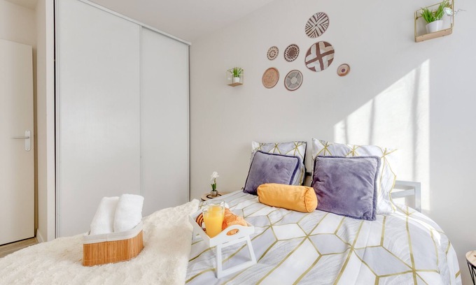 Montevrain Apartment | Beautiful 🌹🎢 5 min from Disney🌹Parking Private