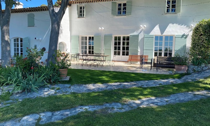 Eguilles House | Serene 6-Bedroom Villa with Pool Near Aix en Provence