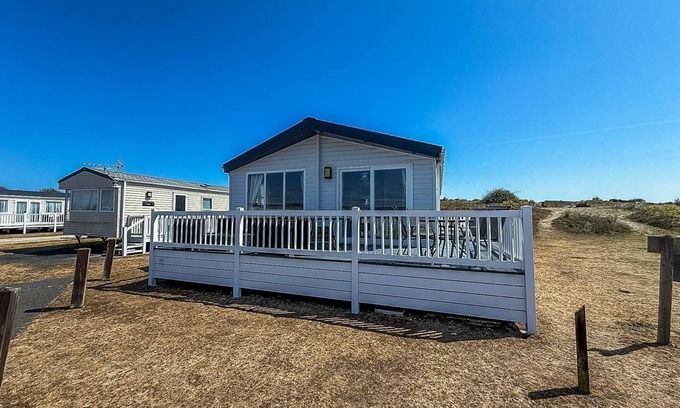 Kessingland House | Inviting 8 Berth Lodge at Kessingland Beach, Suffolk