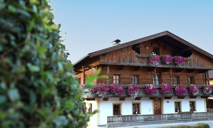 Reith im Alpbachtal Apartment | Cozy Apartment Steps from Ski Bus with Breakfast Included