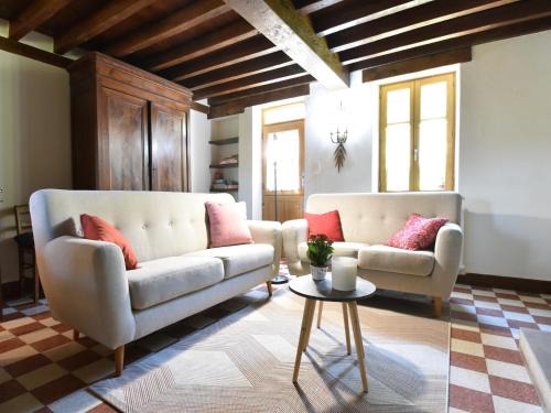 Chantenay-Saint-Imbert House | Modern Holiday Home with Pool, Pet Friendly & Family Focused