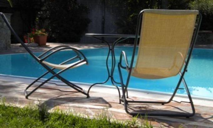 Colle di Val d'Elsa House | Cozy Villa Apartment for Two with Pool and Pet-Friendly Perks