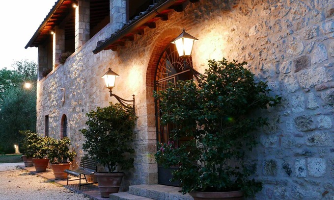 Colle di Val d'Elsa Villa | Panoramic Villa Apartment with Pool & WIFI Near San Gimignano
