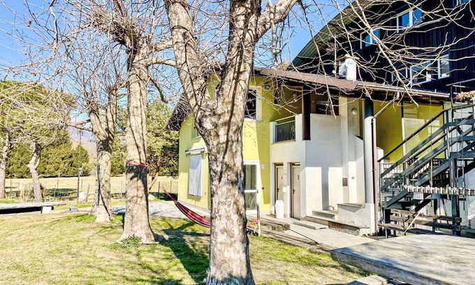 Samolaco Apartment | Beautiful apartment for 3 people with WIFI, balcony, pets allowed, panoramic view and parking