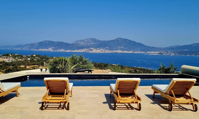 Grosseto-Prugna Villa | Exceptional Air-Conditioned Villa with Sea View Terrace