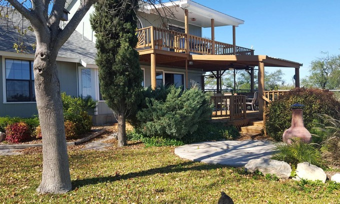 Amistad National Recreational Area House | Scenic Amistad Lake Home: Ideal for Families & Anglers!