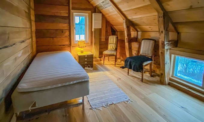 Unnaryd House | Authentic Family Cottage with Lake View & Pet-Friendly Options