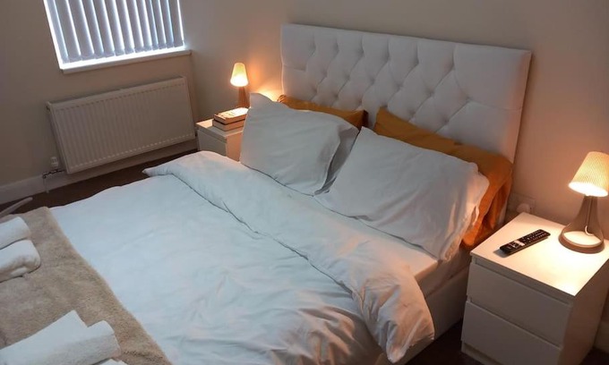 Woodlands House | Inviting 3-Bed Home for 6 Near Doncaster Racecourse
