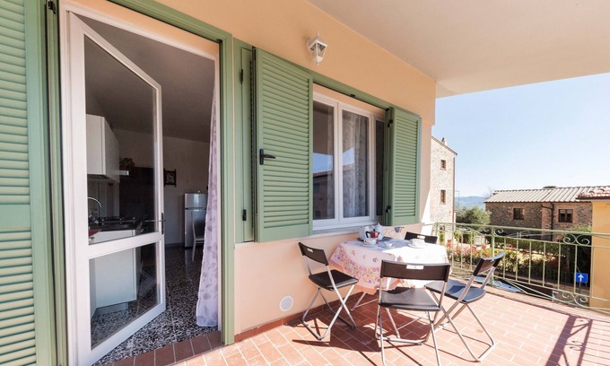 Lajatico Apartment | Cozy Retreat in the Heart of Tuscany with Spa & Breakfast