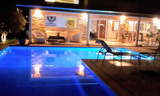 Paraty House | Inviting Paraty House: Perfect for Year-Round Getaways