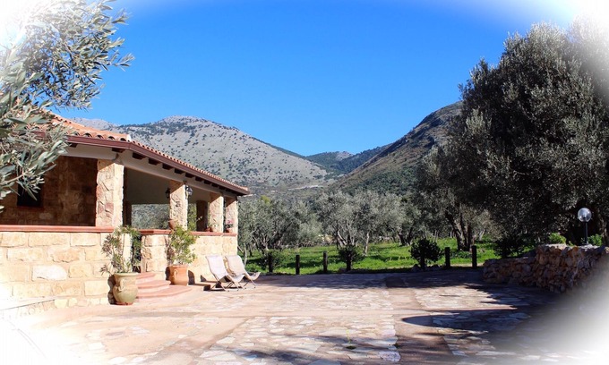 Torretta Apartment | Serene Countryside Retreat with Ocean View Near the Sea