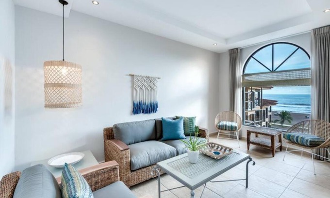 Barrio Los Villalobos Apartment | Enchanting Oceanfront Beach Getaway with Pool Access