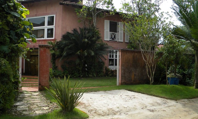 Baleia House | Elegant 4-Bedroom Oceanfront Home with Pool & Spa