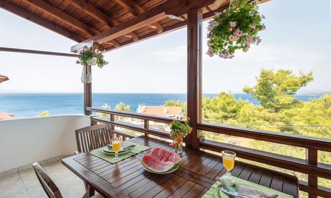 Neos Marmaras Apartment | Scenic Apartment with Ocean View in Neos Marmaras, Greece