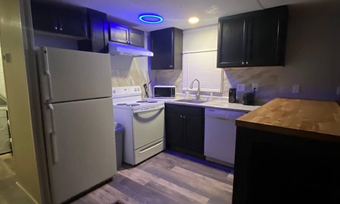 Buena Vista House | Modern 2-Bedroom Retreat near Biking & Hiking Trails