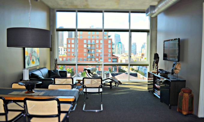 East Village Condo | Trendy East Village Loft with Spa and Kitchen Access
