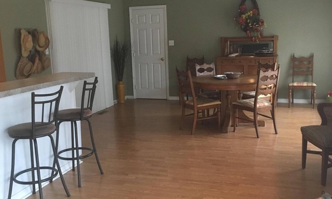Fairfield Bay House | Tranquil Lake House Retreat with Pool Near Fairfield Bay Marina