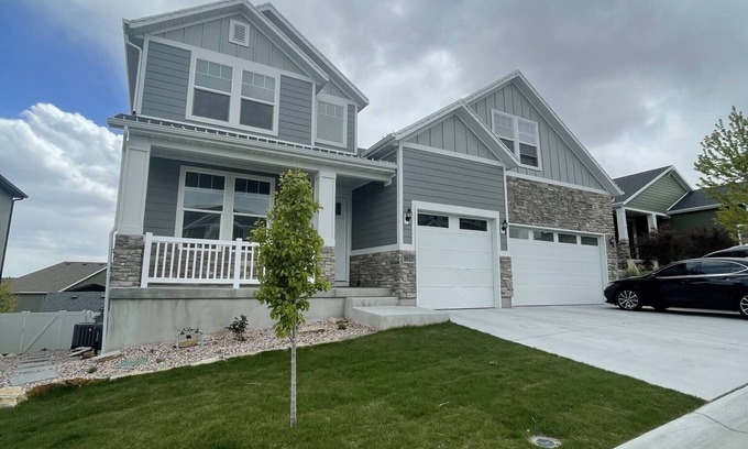 South Jordan House | Inviting Mather in Law Apartment with Spa and Breakfast