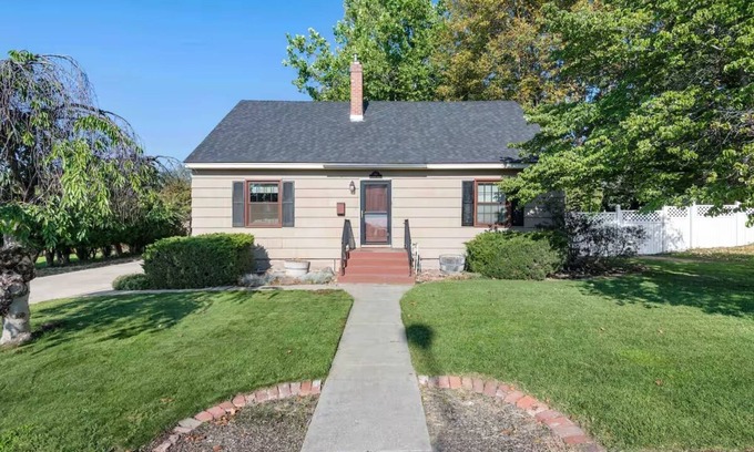 Tri-Cities House | Guest Rated 10/10 Home with Kitchen in Kennewick