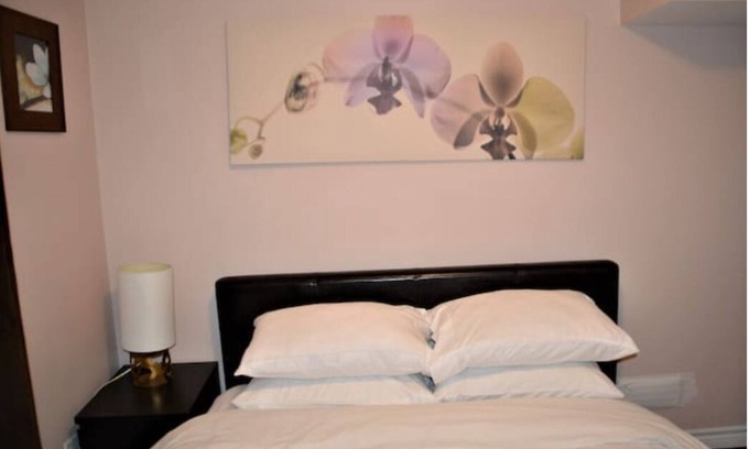 Caledon House | Inviting Two-Bedroom Basement Apartment with Breakfast Included