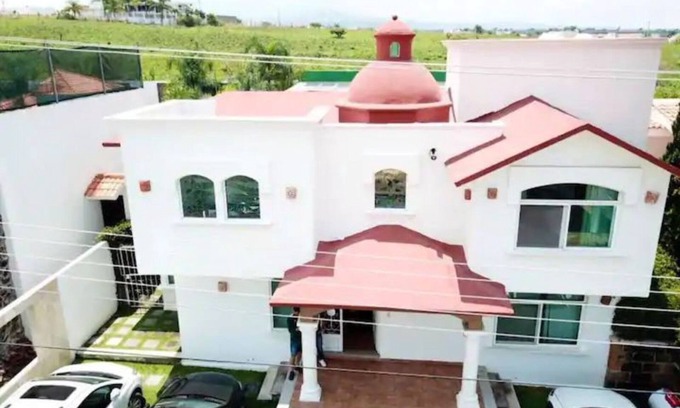 Lomas de Cocoyoc House | Cozy Rest House with Pool and Family-Friendly Amenities