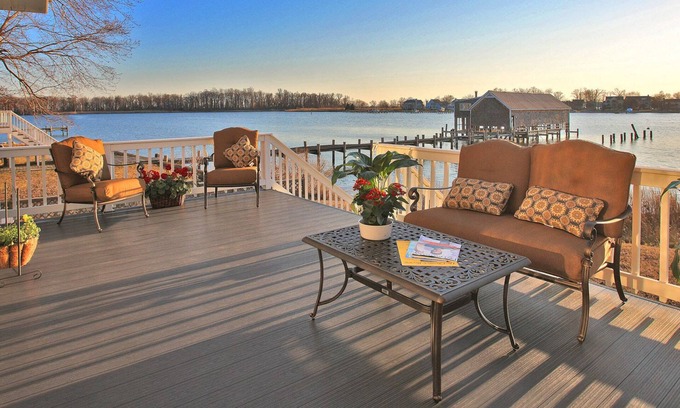 Arundel on the Bay House | Inviting Annapolis Waterfront Home with Spa and Ocean Views